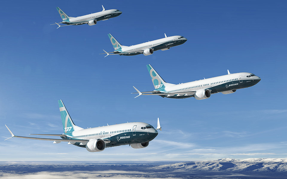 737 MAX 7