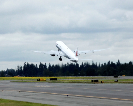 全新波音777-300ER首次加盟国航机队